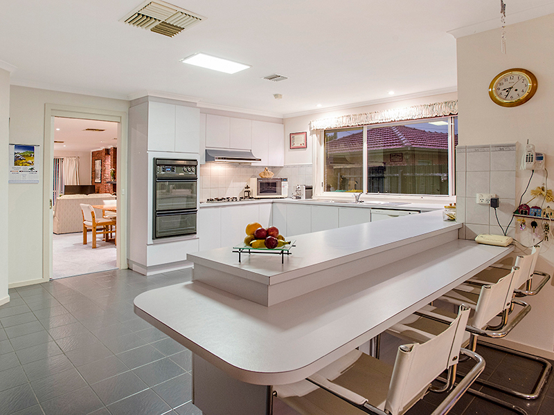 9 Alma Doepel Drive, Altona Meadows - Thumbnail 4