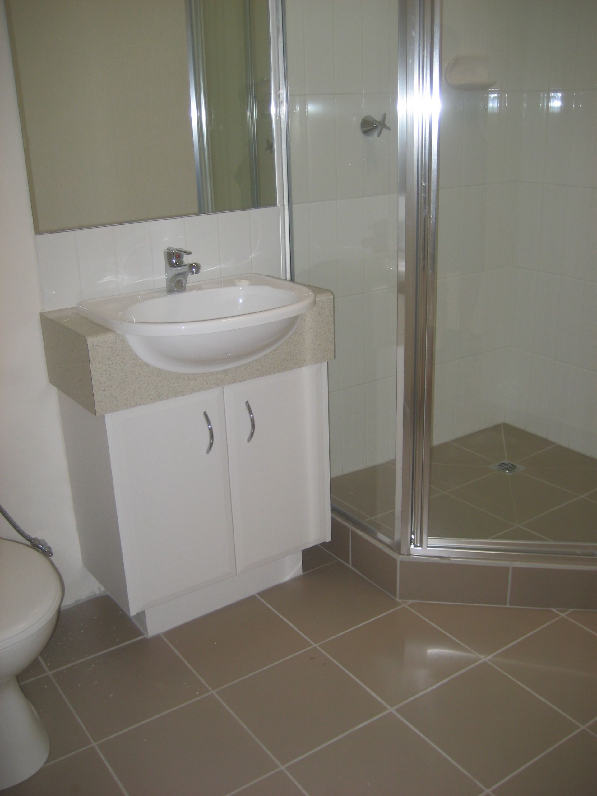 Two Bedroom Gem Close to Fairfield Station & Station St Shops!