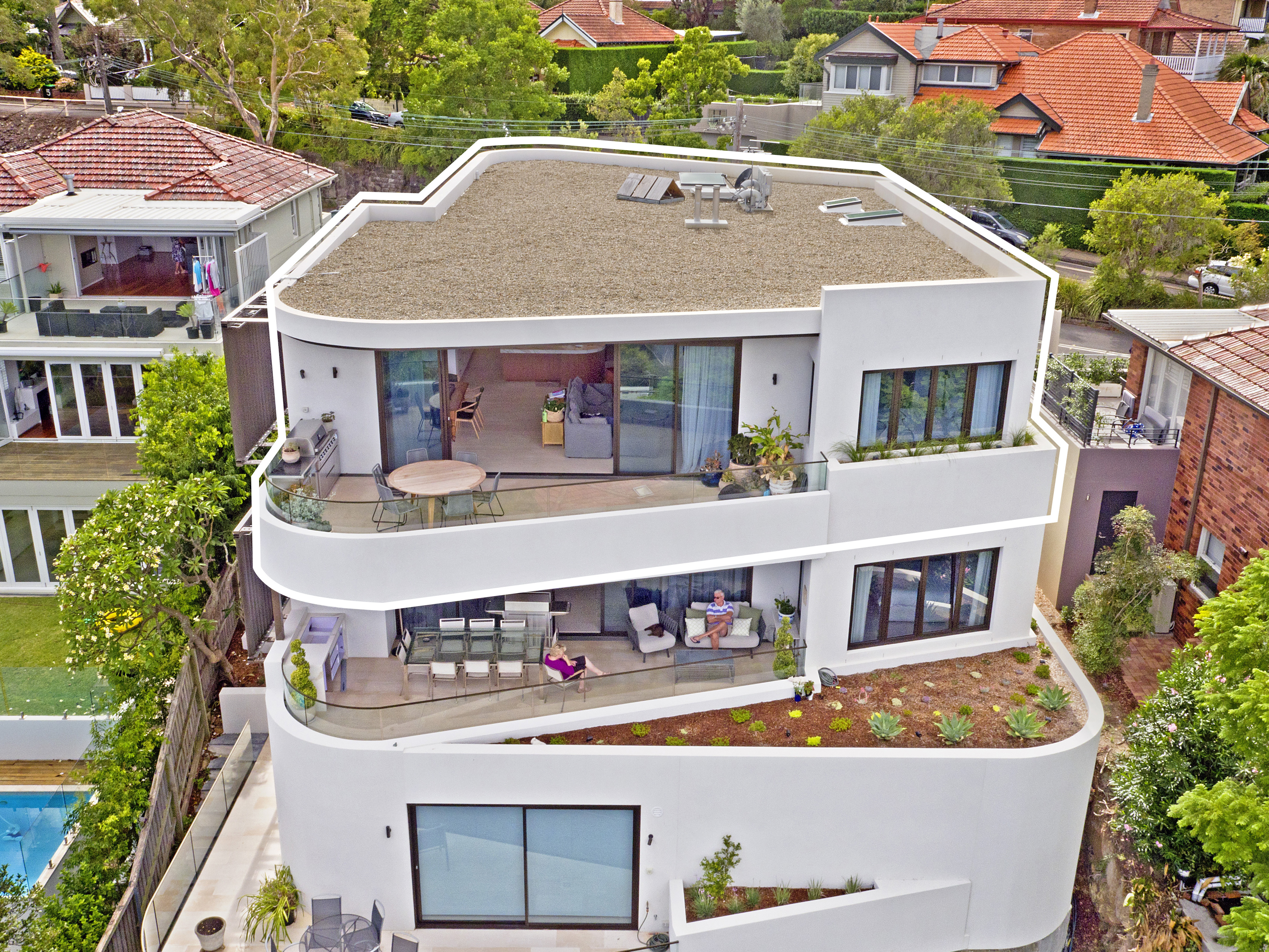 2/4 Ellalong Road  Mosman 2088