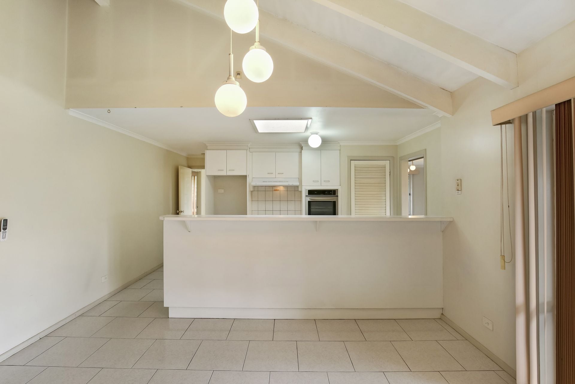 QUIET COURT LOCATION AND CLOSE TO ALL AMENITIES!