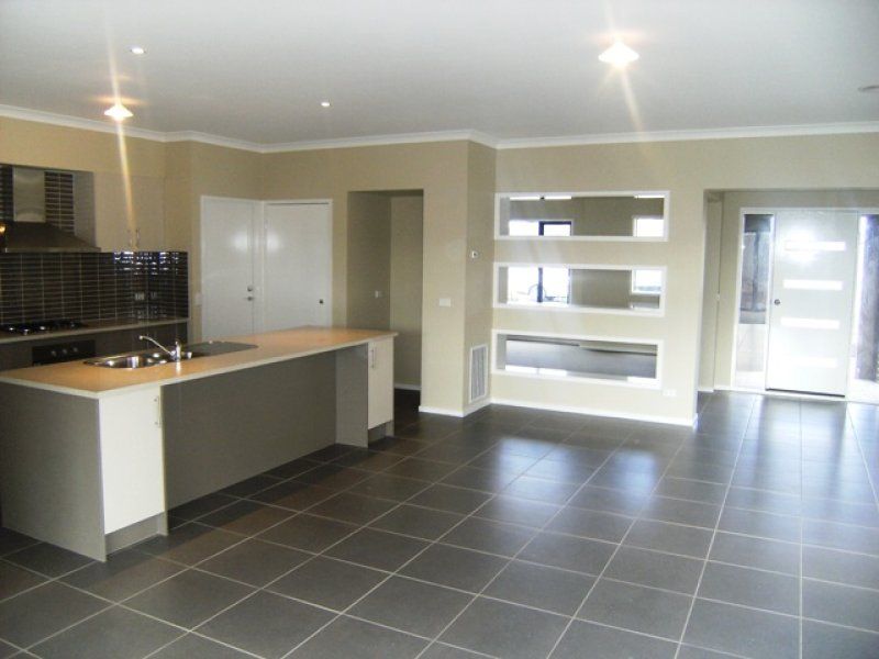 32 Gisborne Way, Caroline Springs - Thumbnail 4
