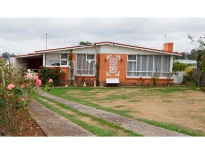 3
 
 
 
  
 
 
 1
 
 
 
  
 
 
 1
 
 
 
 
 
 
 
 4 Gardenia Grove, DEVONPORT TAS 7310, Devonport - Thumbnail 2