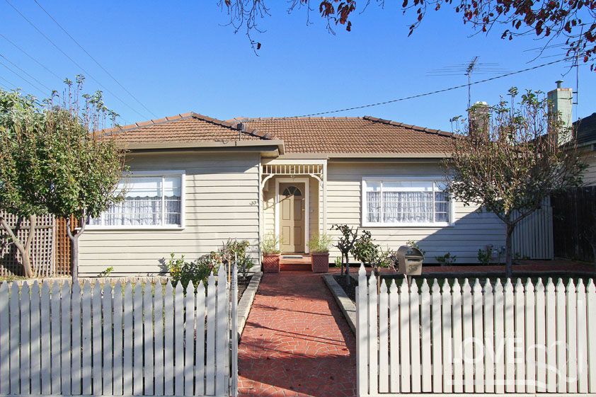 Real Estate For Lease 33 Banbury Road Reservoir , VIC