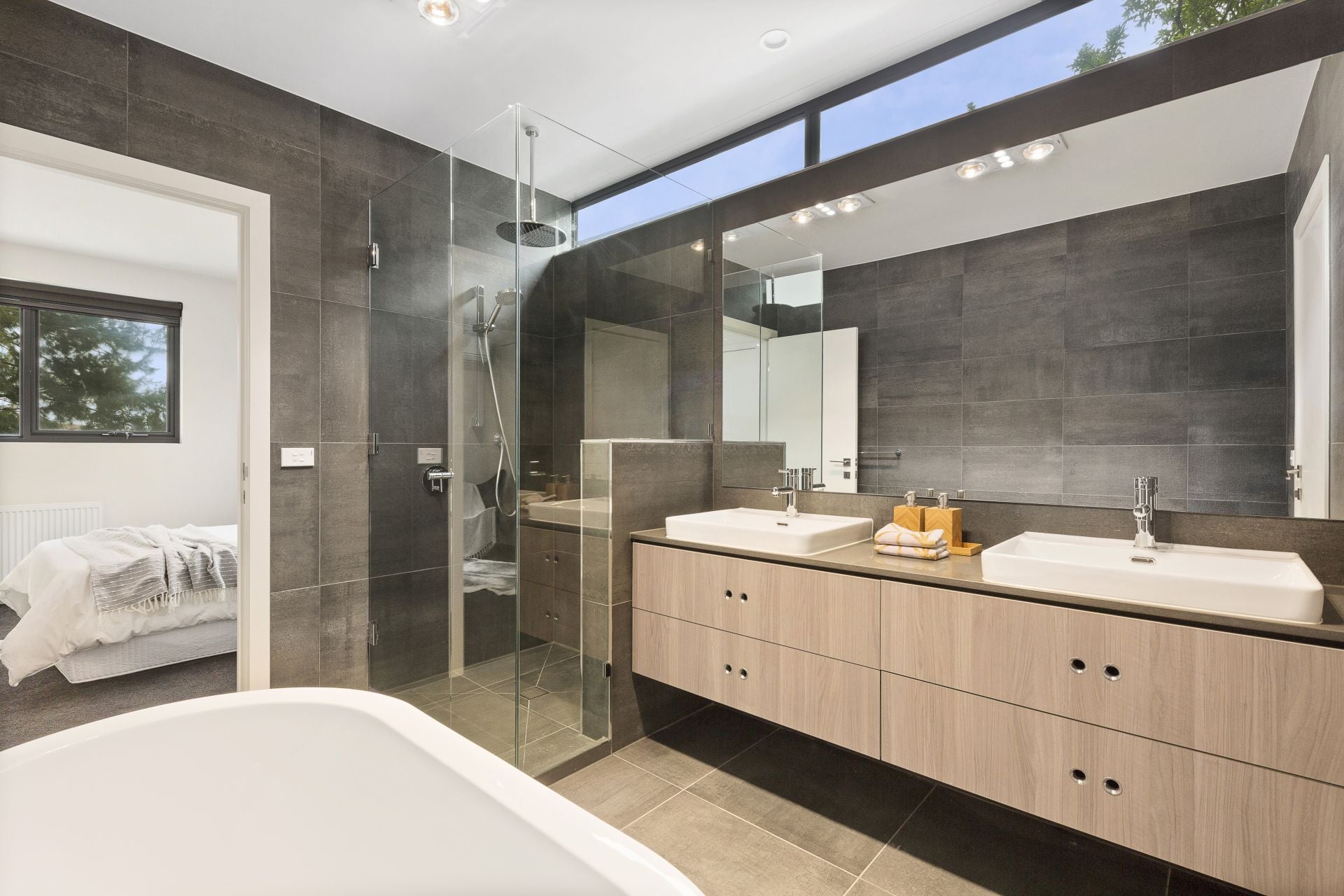 Beautifully Finished Townhouse Ideal For Family Life