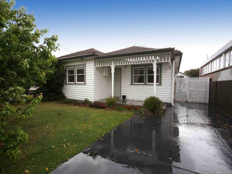 5 The Circle, Altona North - Thumbnail 2