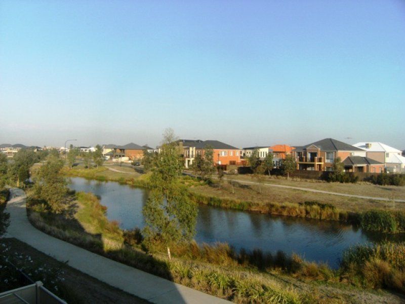 4/30 The Parkway, Caroline Springs - Thumbnail 3