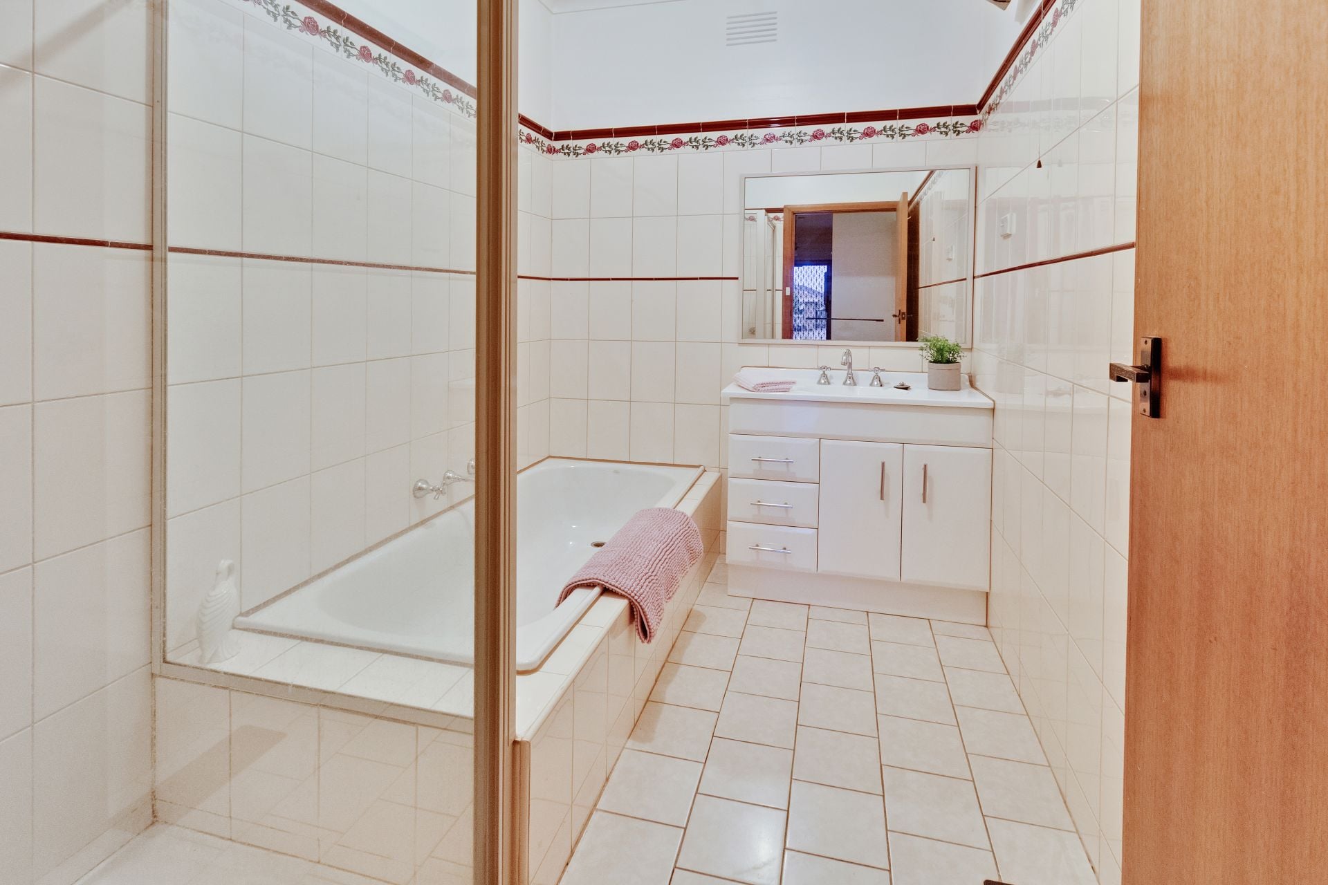 Solid Family Home in Quiet Location