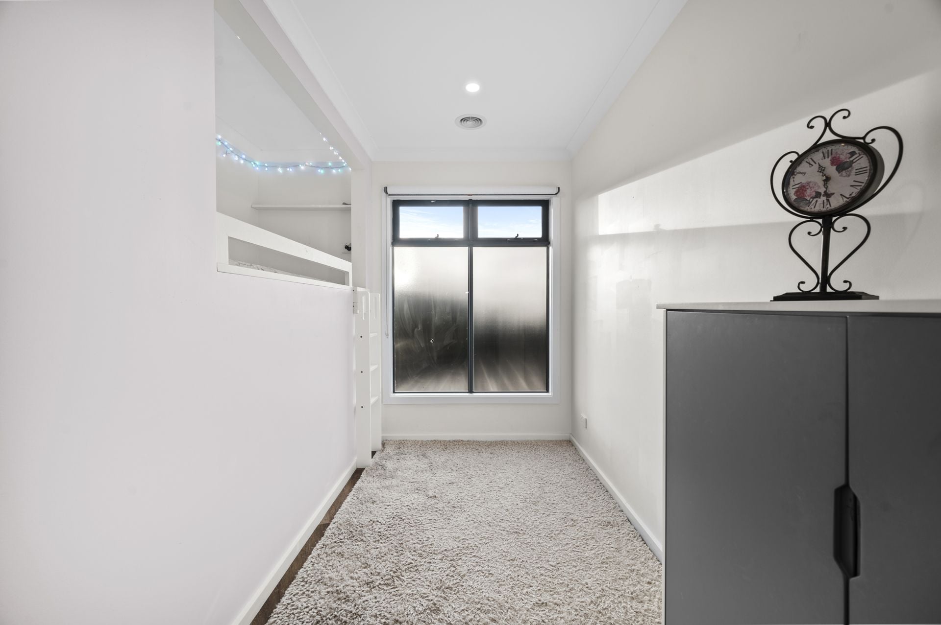 Architecturally Designed Townhouse: Modern and Elegant