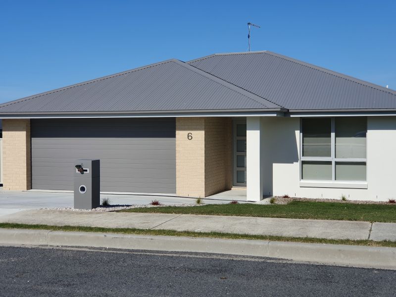 3
 
 
 
  
 
 
 1
 
 
 
  
 
 
 2
 
 
 
 
 
 
 
 6 Broadwater Court, Shearwater TAS 7307, Shearwater - Thumbnail 2