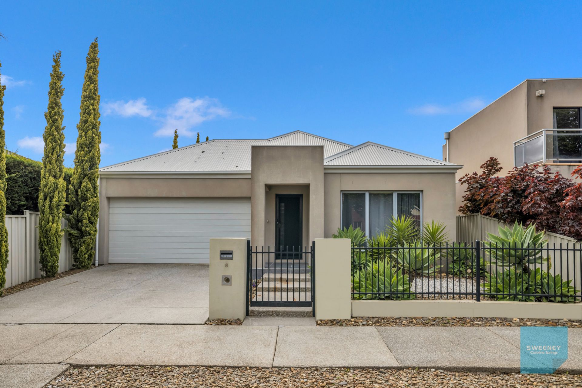8 Linlithgow Parade, Caroline Springs - Thumbnail 2