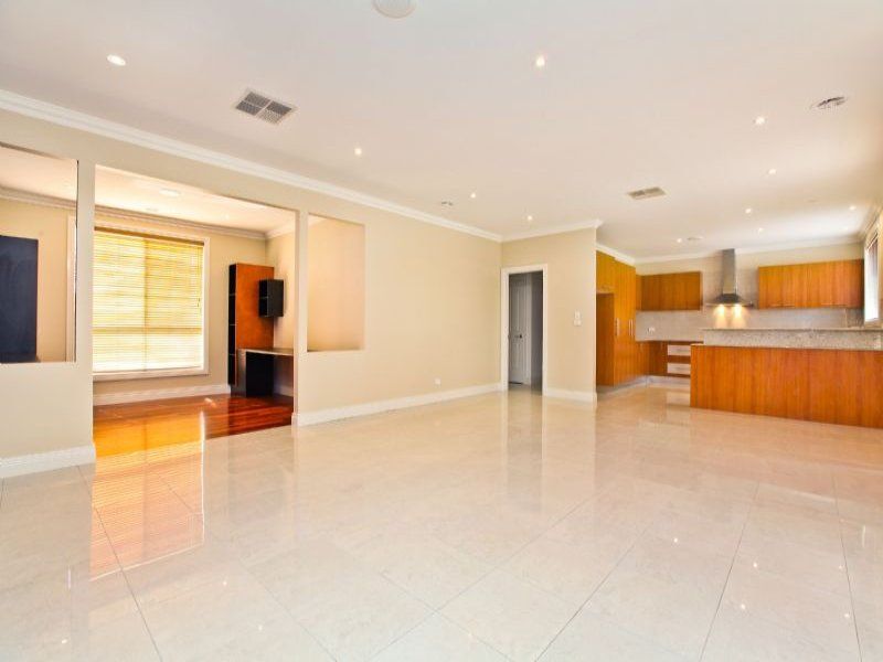2 Nullarbor Place, Caroline Springs - Thumbnail 3