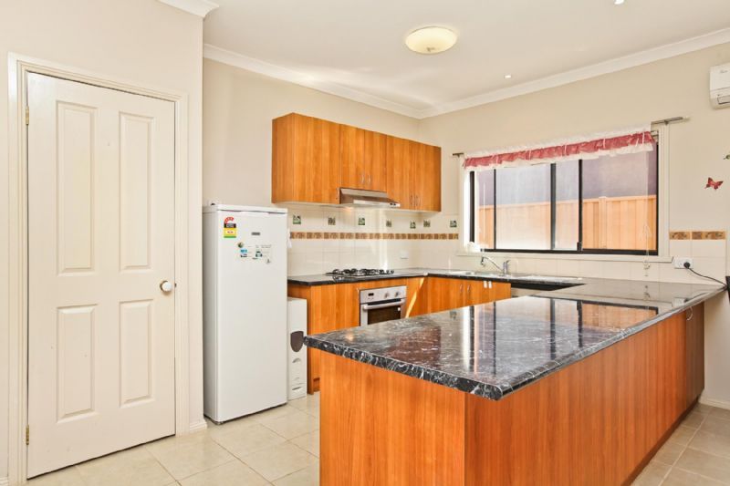 11 Broadway, Caroline Springs - Thumbnail 4