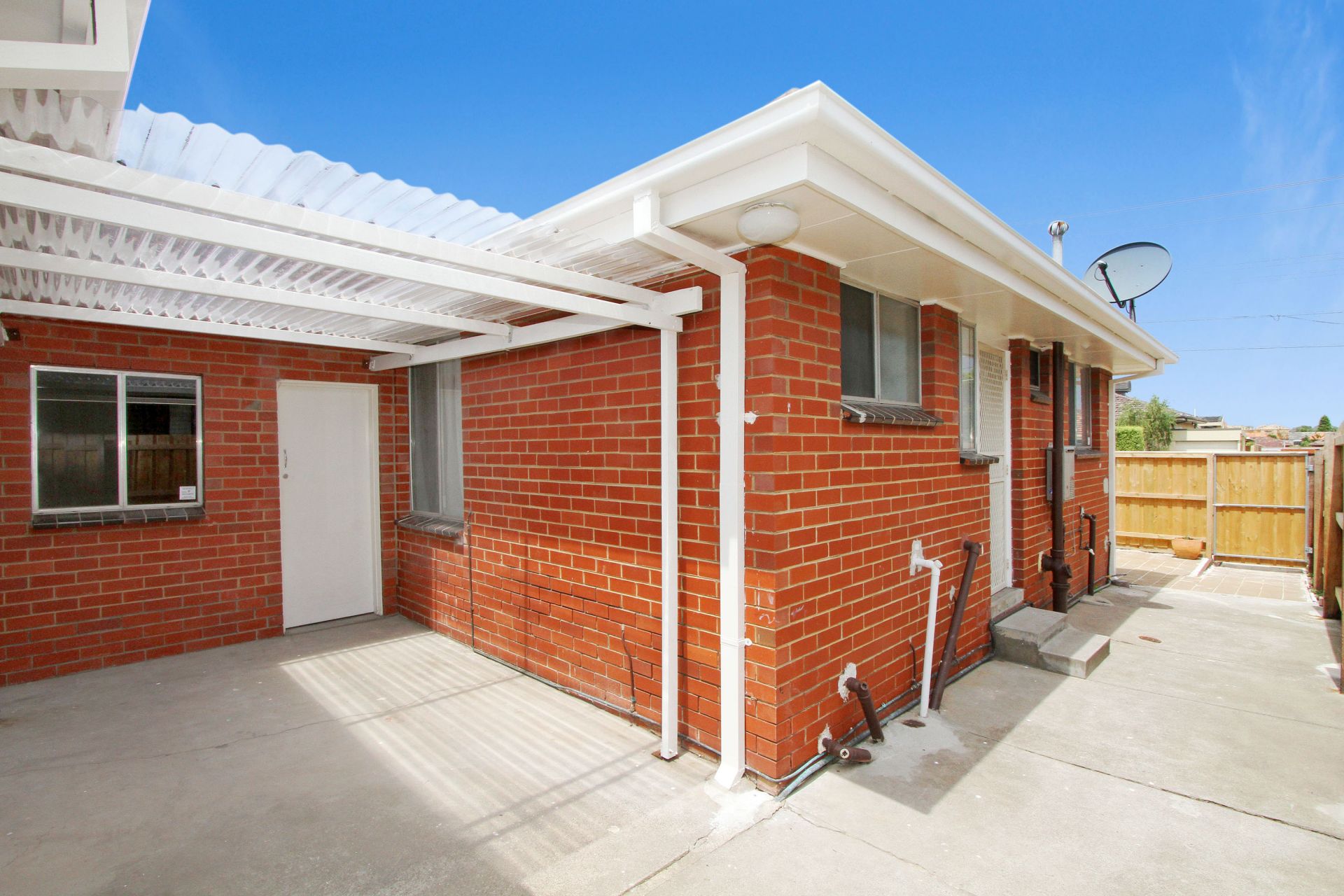 RENOVATED RETREAT!