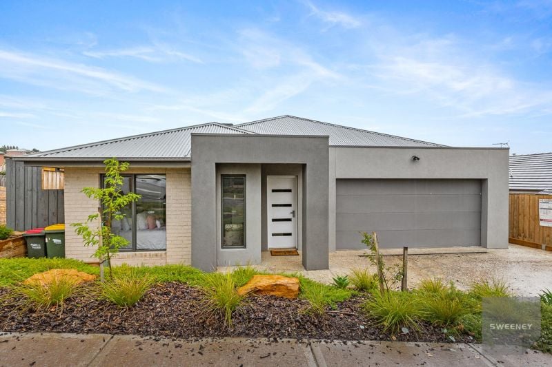 35 Rosehill Drive, Bacchus Marsh - Thumbnail 2