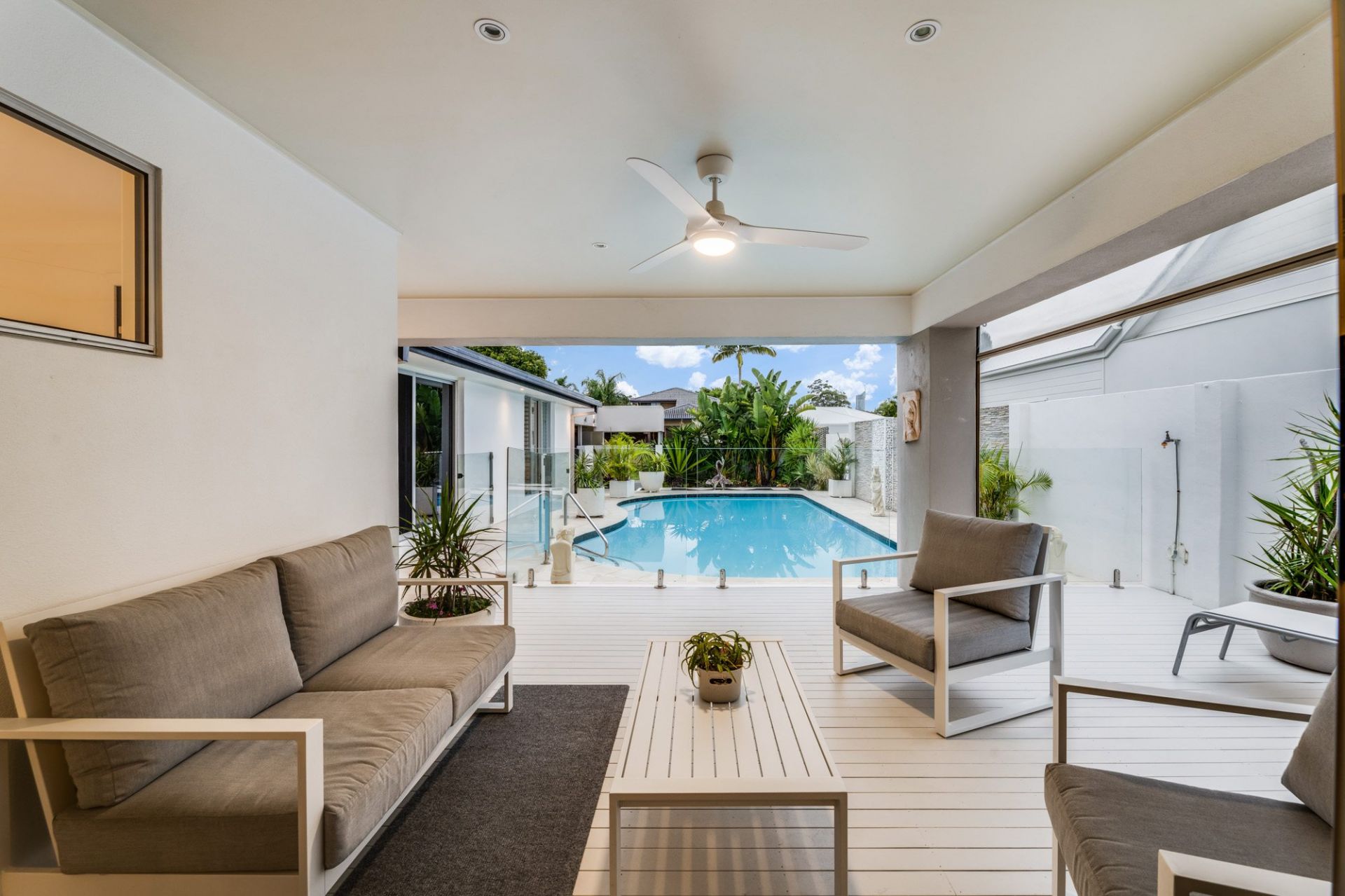 $ 2,538,000, Broadbeach Waters - Thumbnail 4