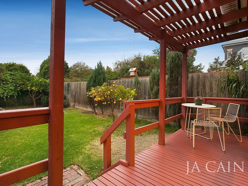 24A Bourne Road, GLEN IRIS J A CAIN Real Estate