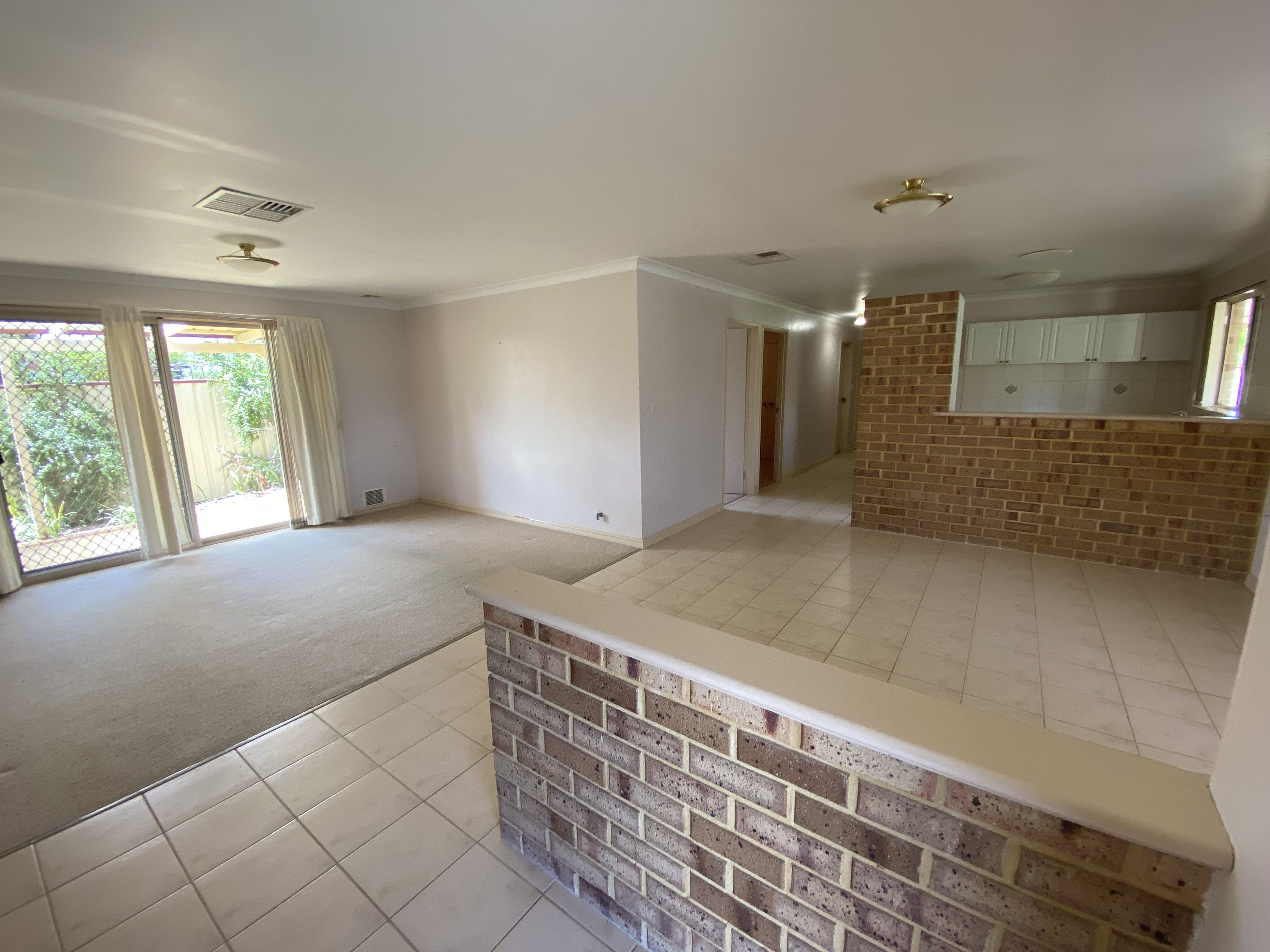 Real Estate For Lease 3/11 Locksley Avenue Armadale , WA