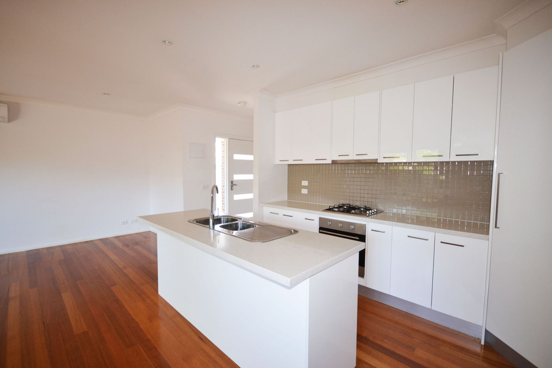 PERFECTLY PROPORTIONED & IMPRESSIVE THROUGHOUT