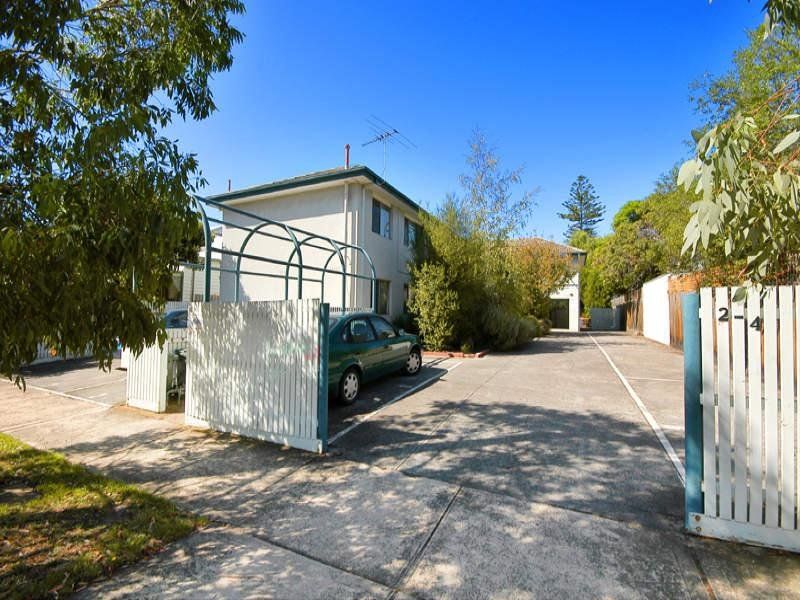 2/2-4 Thomson Street, Northcote