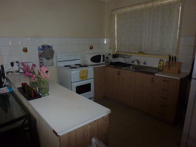 A stones throw away from La Trobe University!