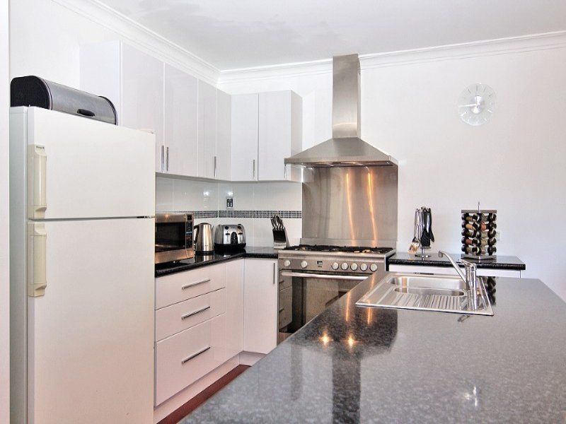 28 Percival Street, Holder - Thumbnail 3
