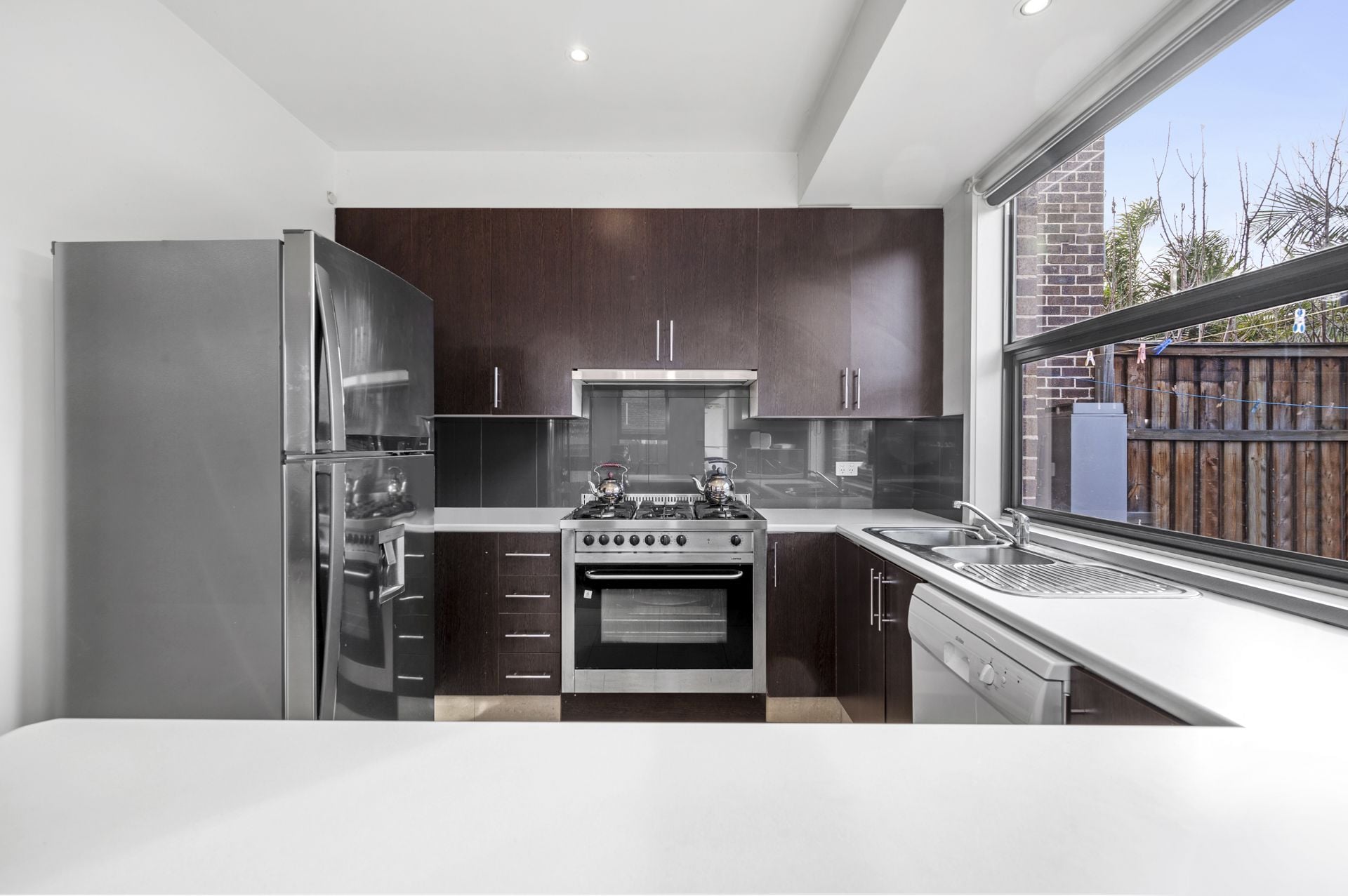 CONTEMPORARY LIVING IN A GREAT LOCATION
