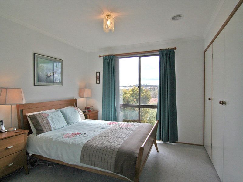 9 Hughes Crescent, Ngunnawal - Thumbnail 7