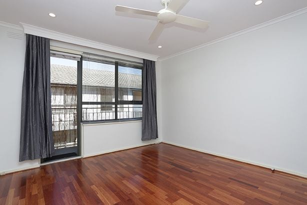 Refurbished delight in an ideal, quiet location