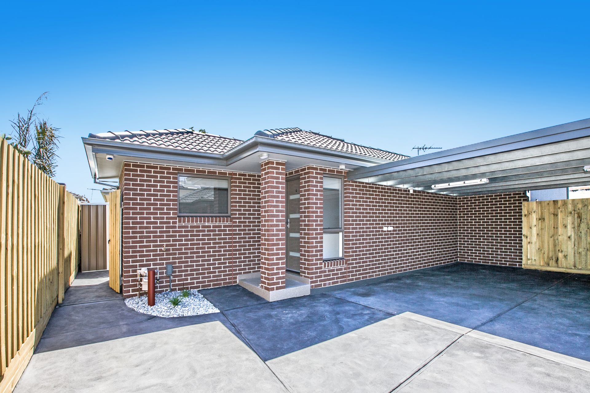 STYLISH UNIT IN GREAT LOCATION   *Insp Sat 19th Aug @ 9:15am*