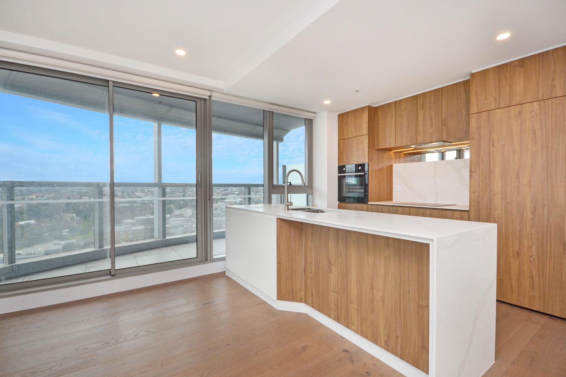 BRAND NEW PREMIUM APARTMENT