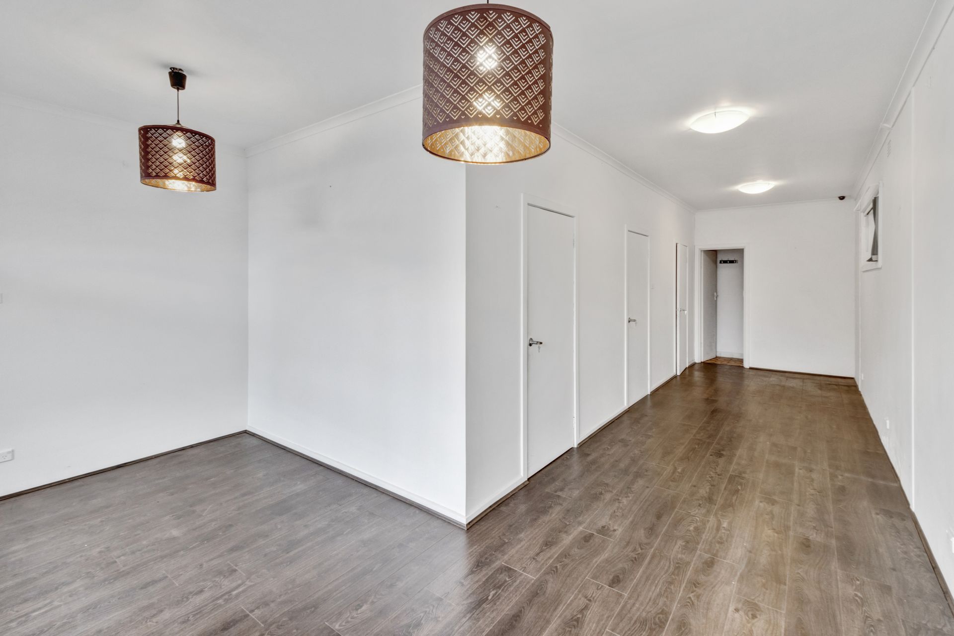 RETAIL SHOP FRONT / OFFICE AREA