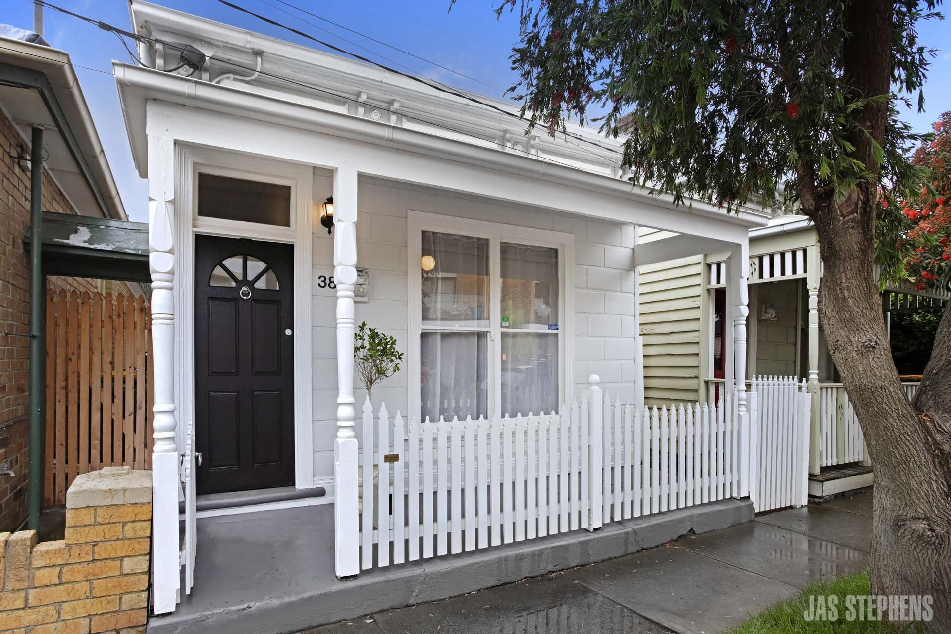 38 Newcastle Street Yarraville VIC, Yarraville - Thumbnail 2