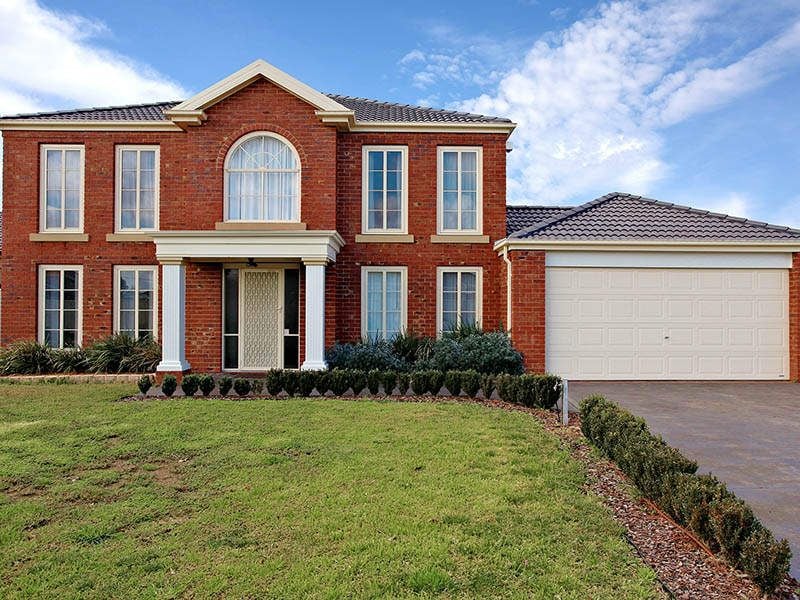 42 Wyperfeld Circuit, Caroline Springs - Thumbnail 2