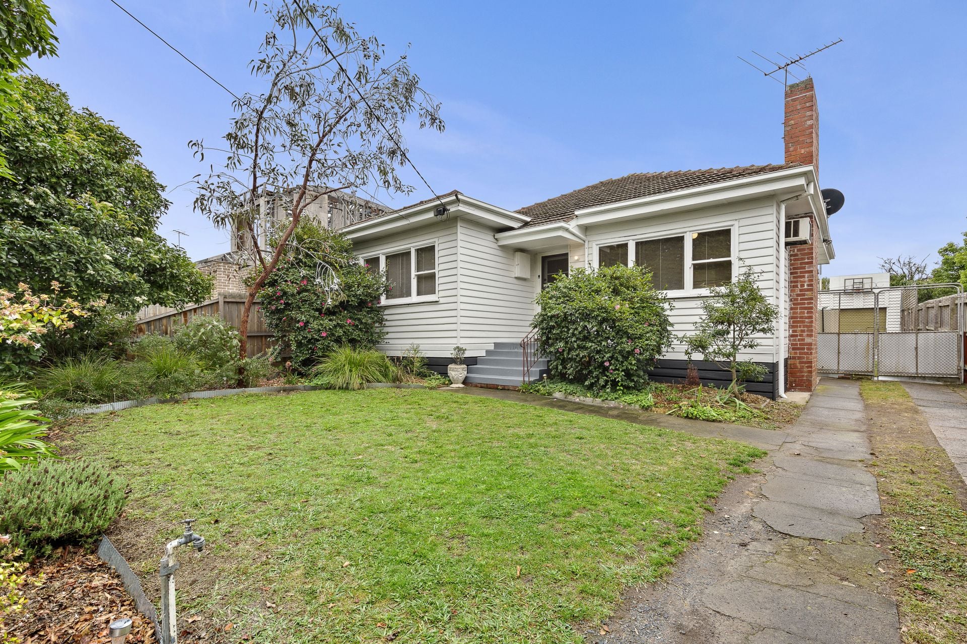 Generous property in a prime pocket