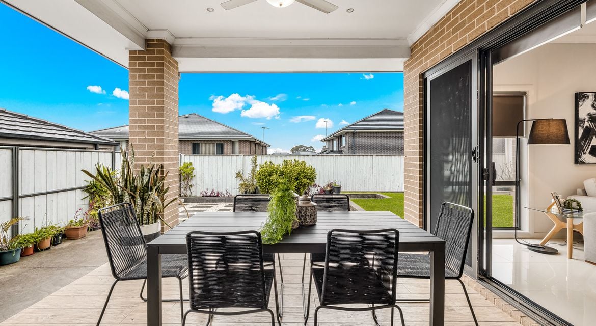 Colebee 43 Oakhill Crescent