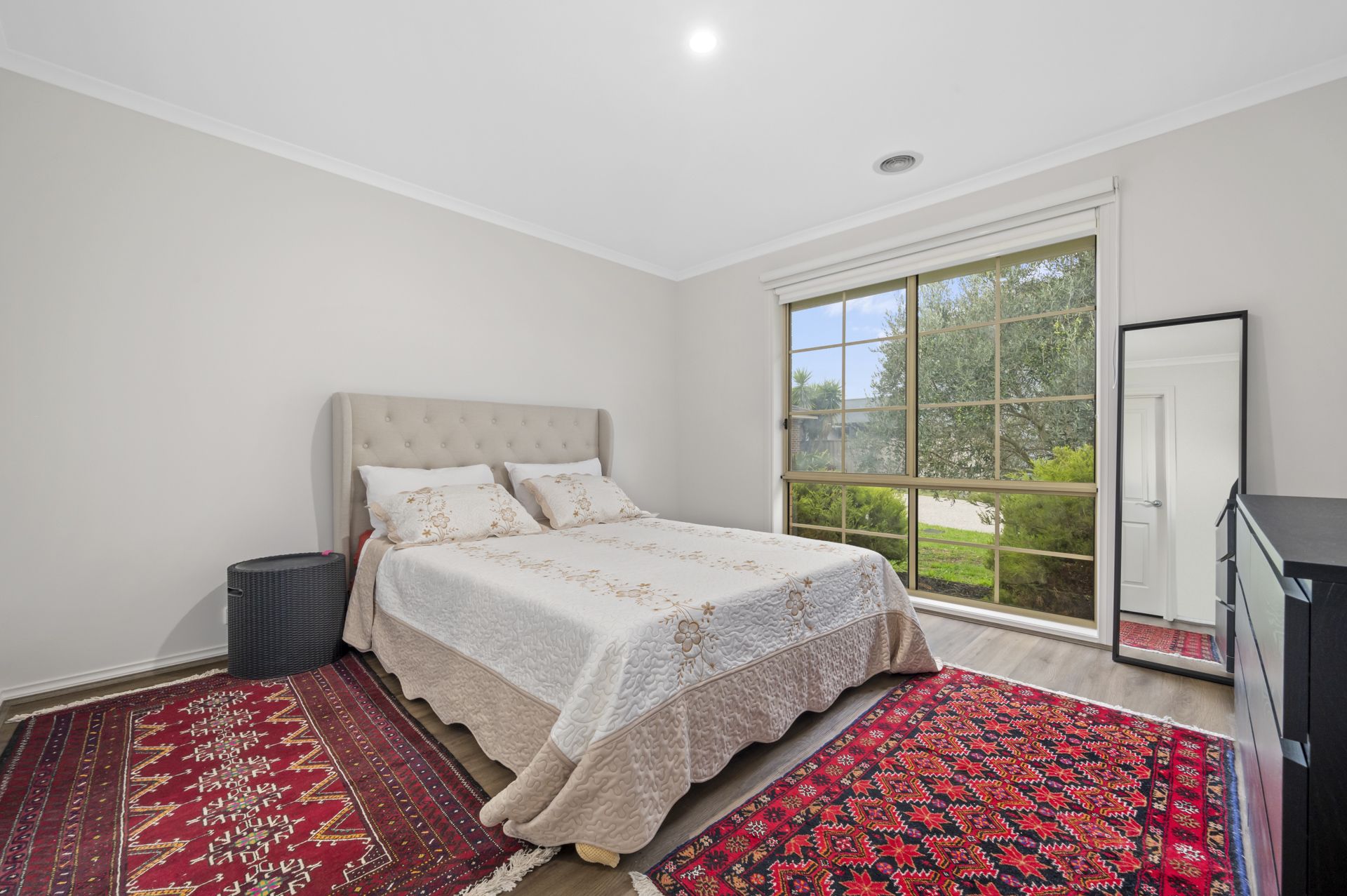BEAUTIFUL FAMILY HOME- GREAT LOCATION