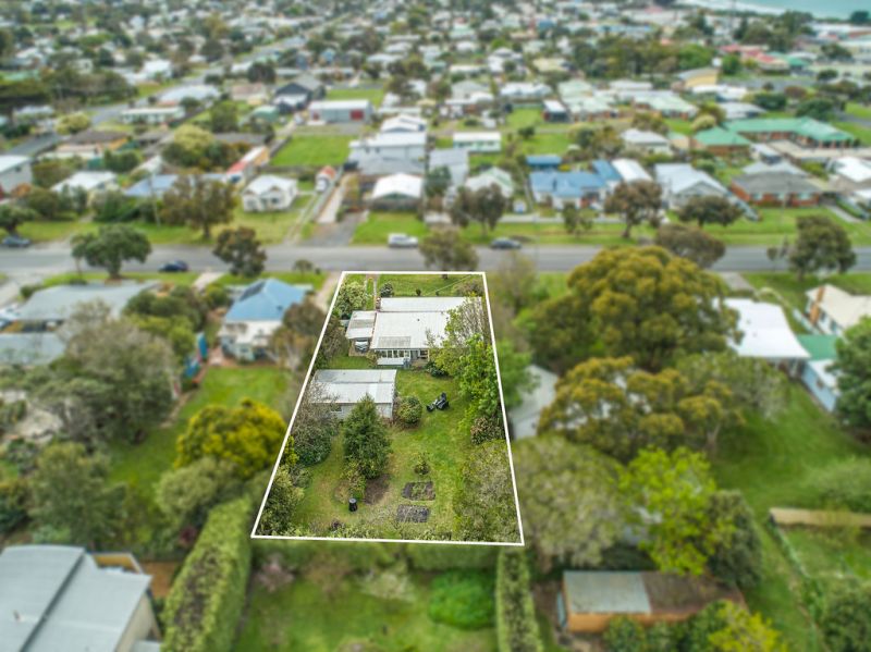 63 Nelson Street, Apollo Bay, VIC, Apollo Bay - Thumbnail 2