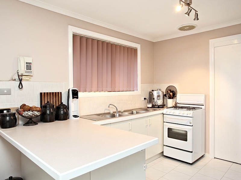 2/53 Rosebery Street, Altona Meadows - Thumbnail 3