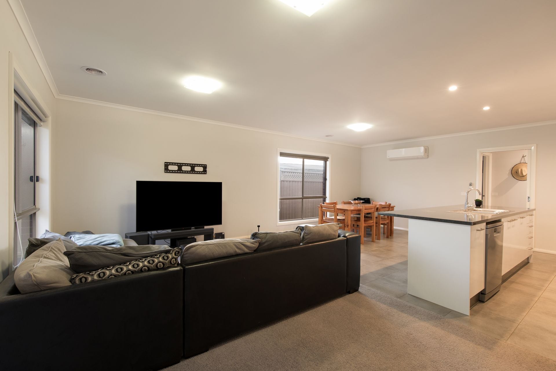 3/131 Larter Street, Canadian, Canadian - Thumbnail 4