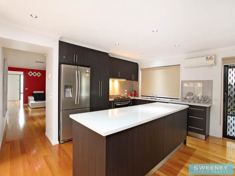 12 Marrowie Place, Taylors Hill - Thumbnail 3