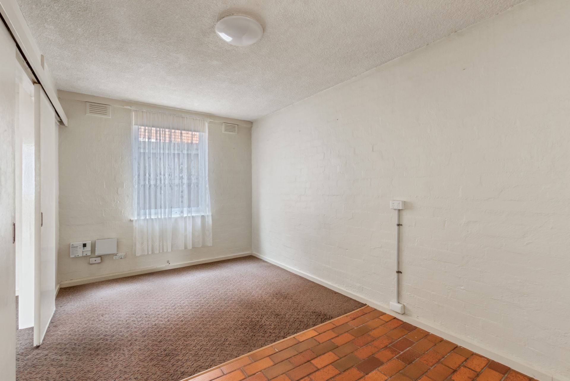 RENOVATED 1 BEDROOM!
