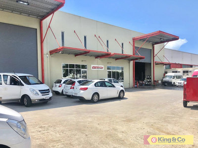 OFFICE / WORKSHOP / WAREHOUSE WITH FUNCTIONAL HARDSTAND