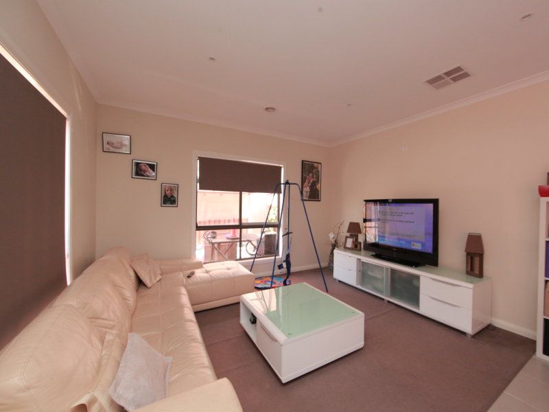 7 Cabarita Crescent SOUTH MORANG, South Morang - Thumbnail 4