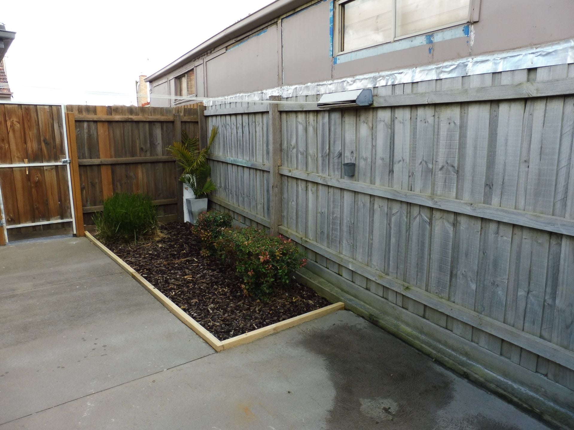 LOW MAINTENANCE 2 BEDROOM UNIT