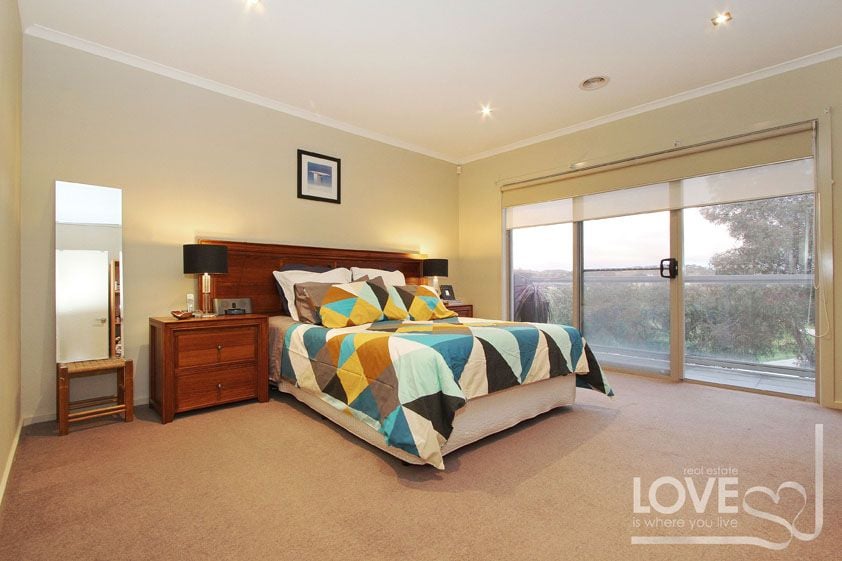 Luxurious, Spacious And Opposite The Park!