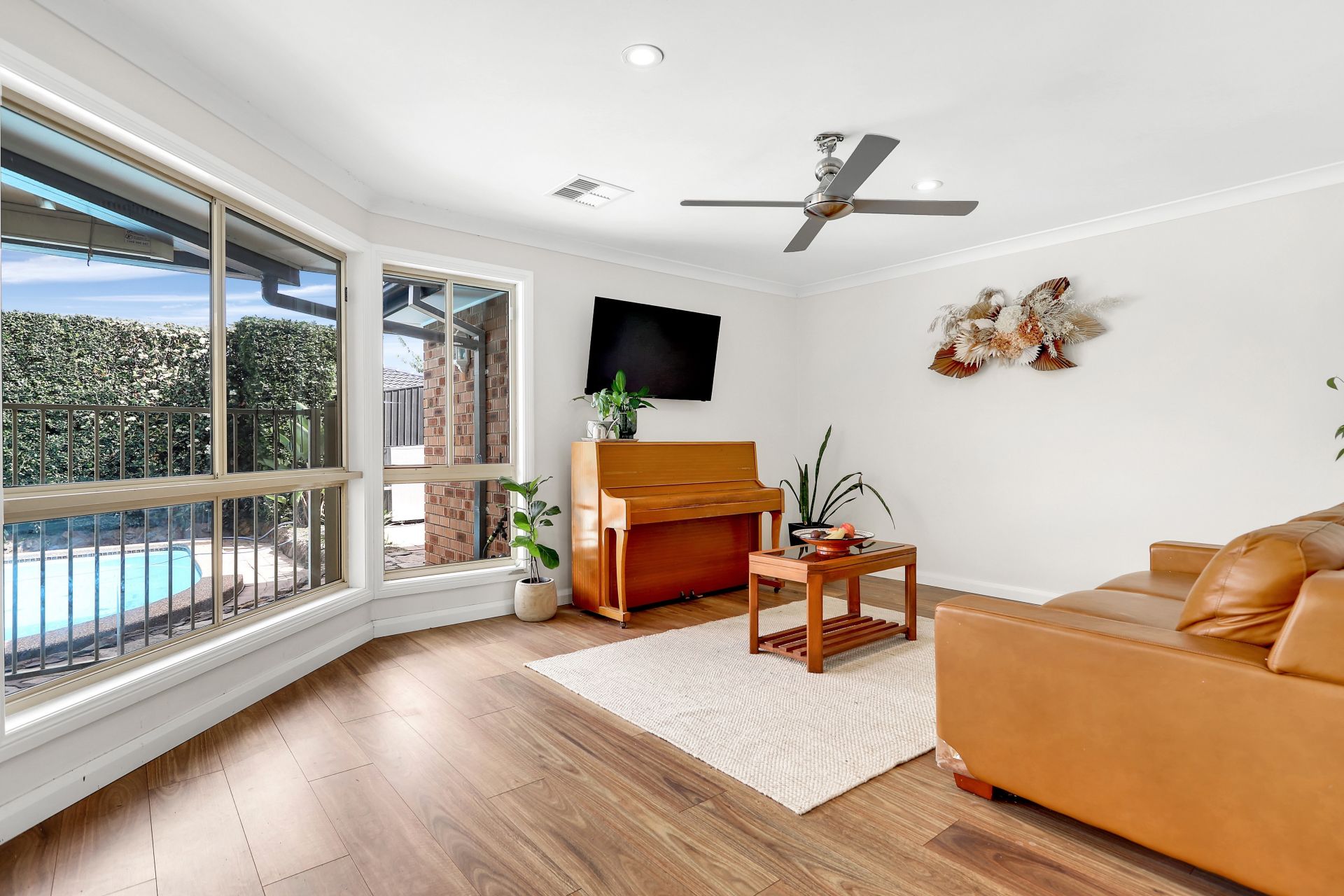 Real Estate For Lease 2 Smallwood Road Mcgraths Hill , NSW