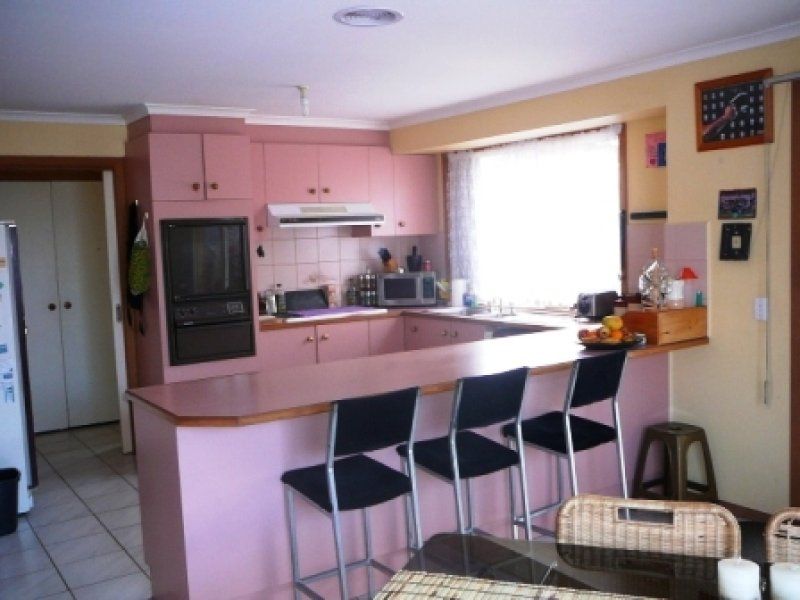 16 Yolanta Court, Seabrook - Thumbnail 3