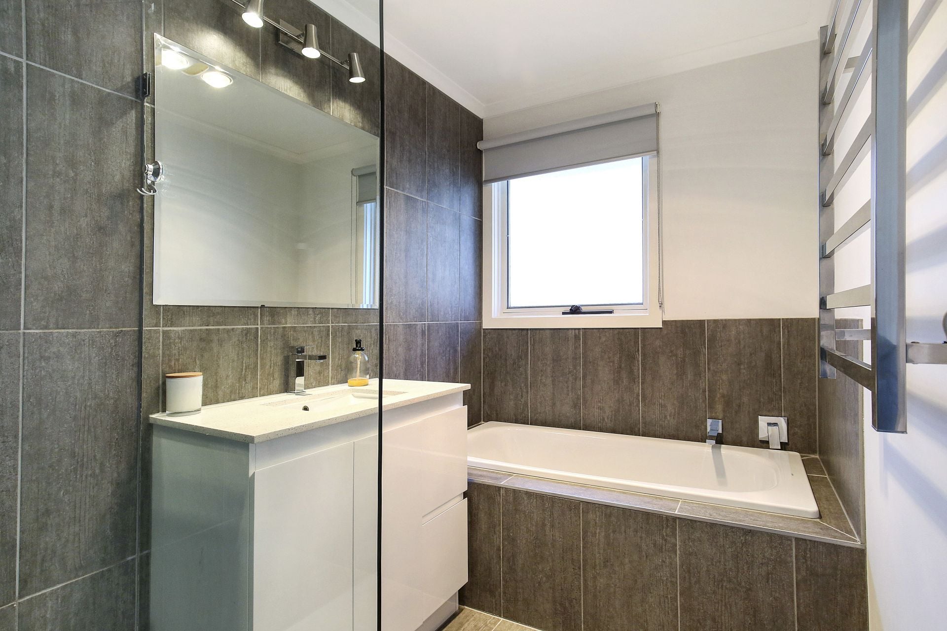 Low Maintenance Living With Contemporary Styling