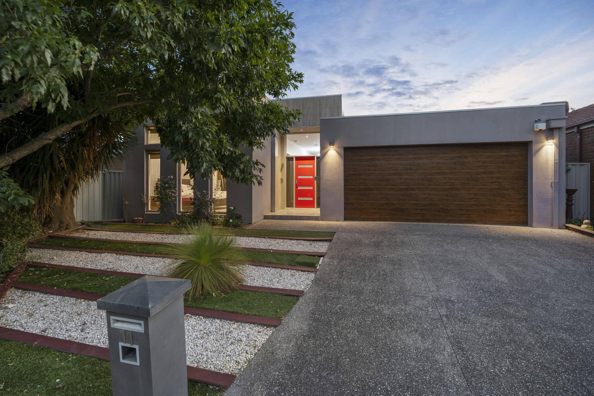 11 Nullarbor Place, Caroline Springs - Thumbnail 2