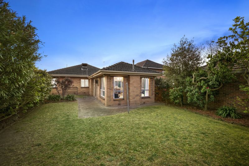 11 Longview Road, Balwyn North - Thumbnail 8